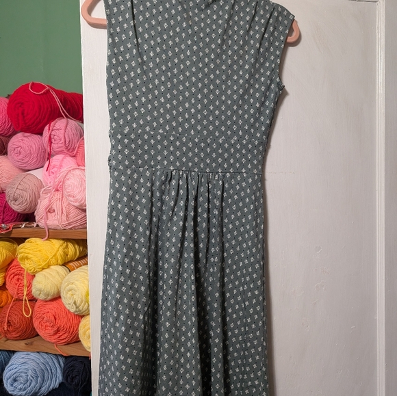 Dress - Picture 4 of 4